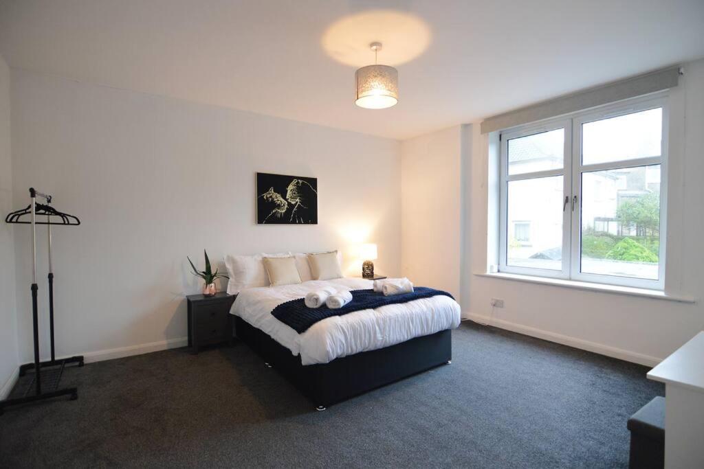 Contemporary 3 Bedroom Flat カーコーディ エクステリア 写真